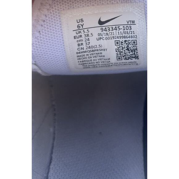 Size 6Y - Nike Air Max 270 (GS) White/White -Metal Silver Sneaker 943345-103 - Picture 3 of 6